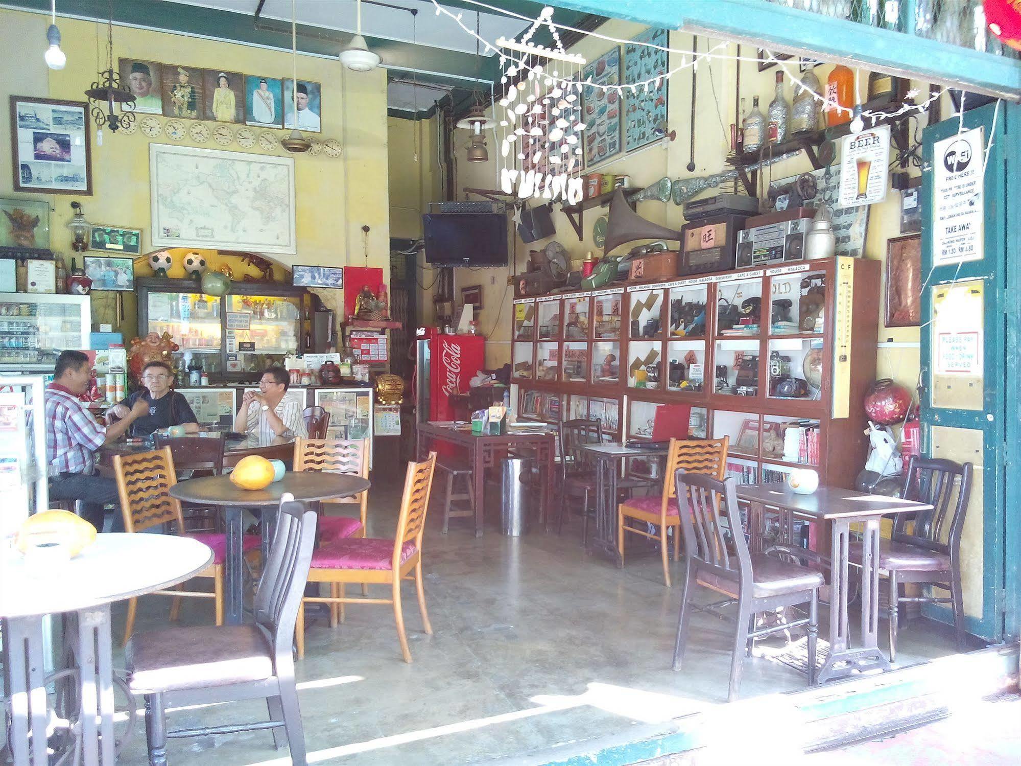 Discovery Cafe And Guesthouse Malacca Bagian luar foto