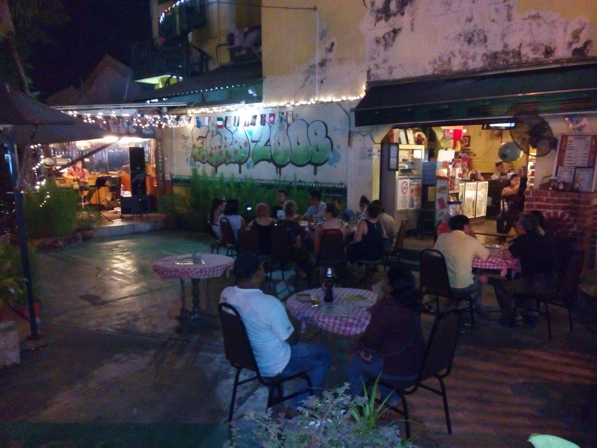 Discovery Cafe And Guesthouse Malacca Bagian luar foto