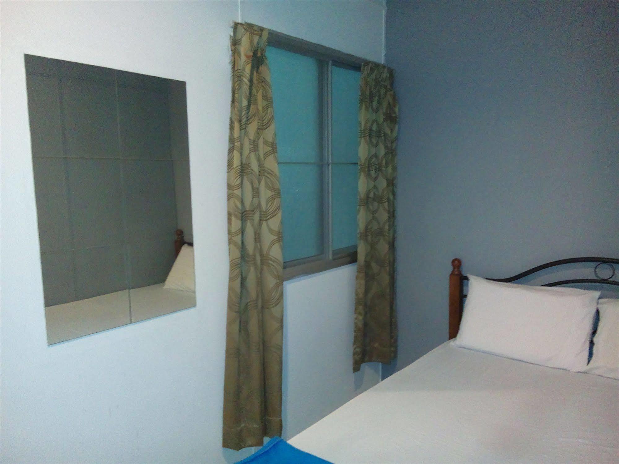 Discovery Cafe And Guesthouse Malacca Bagian luar foto